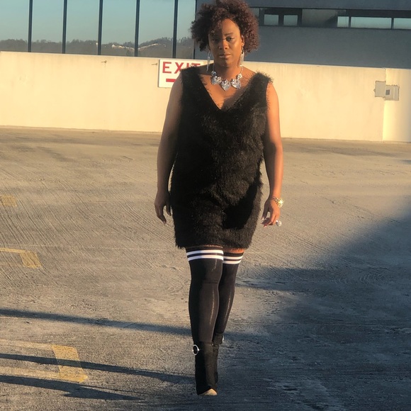 Clothing - Picture 4 of 7